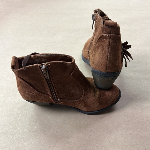 Booties / brow / size 13 / faded glory / little girl - Picture 3 of 5